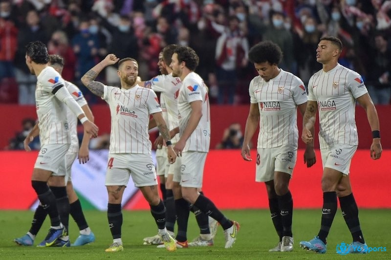 Những phút giây yên bình bên những người đồng đội của Sevilla