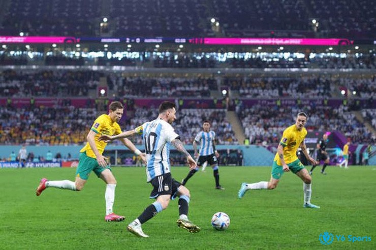 Argentina đánh bại Australia với tỷ số 2-1 ở vòng 1/8 World Cup năm nay