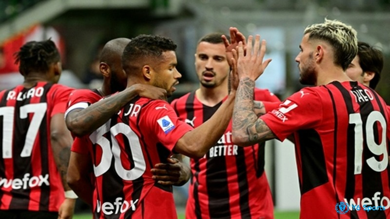 Vị trí thứ 2 ở bảng xếp hạng hiện tại thuộc về AC Milan