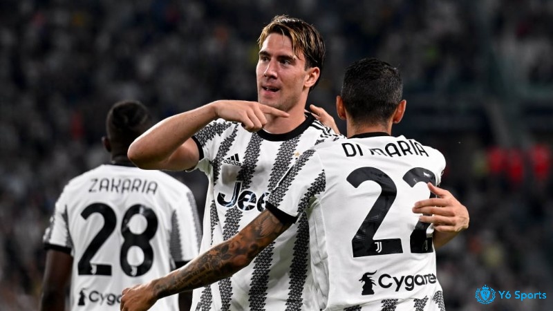 Vlahovic tỏa sáng tại Juventus