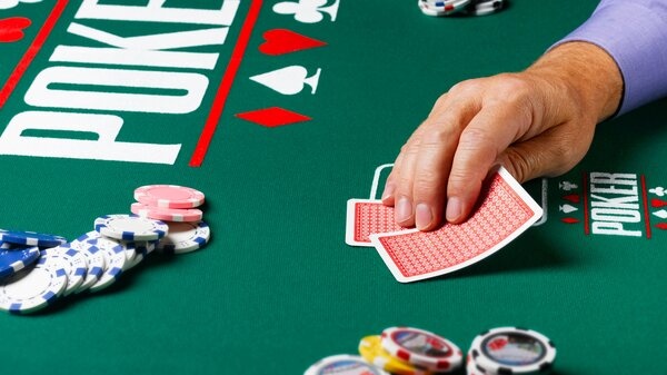 Thứ tự bài Poker – Xếp hạng các tay bài từ mạnh đến yếu
