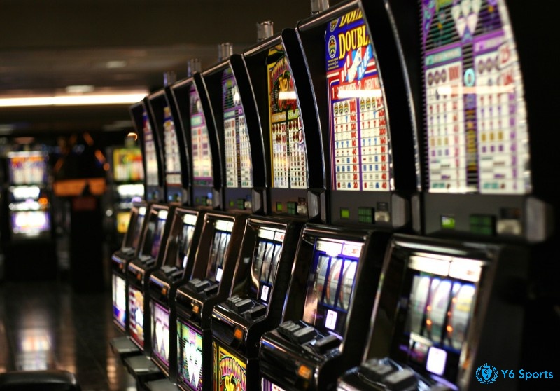 Slot machine online là máy đánh bạc có màn hình hiển thị 3 cuộn quay khi kích hoạt game