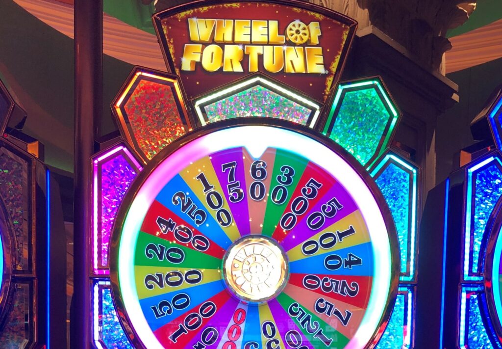 Wheel of Fortune Slot: Trải nghiệm cảm giác may mắn và vui vẻ!
