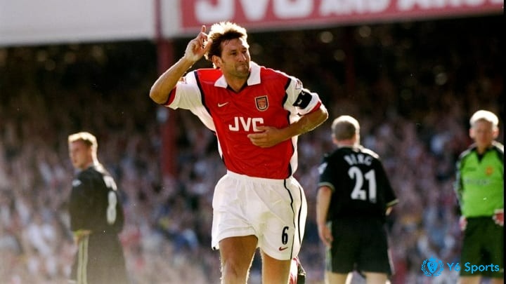 Tony Adams được xem là người đội trưởng - cầu thủ xuất sắc nhát Arsenal