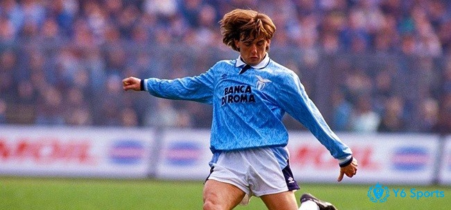 Signori được biết đến là tiền đạo tài năng khi từng lọt top 10 cầu thủ xuất sắc nhất Lazio khi ghi bàn nhiều nhất giải