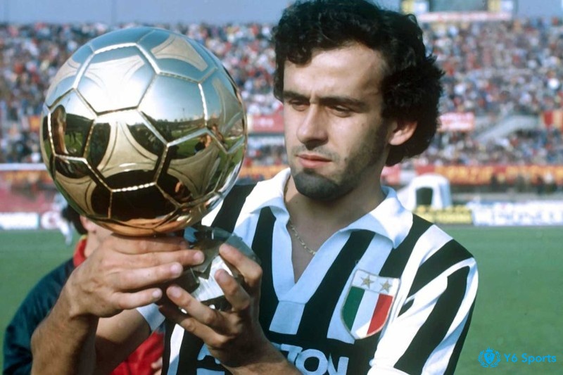 Tiền vệ tài ba Michel Platini - Cầu thủ xuất sắc nhất Juventus sở hữu tài năng ấn tượng