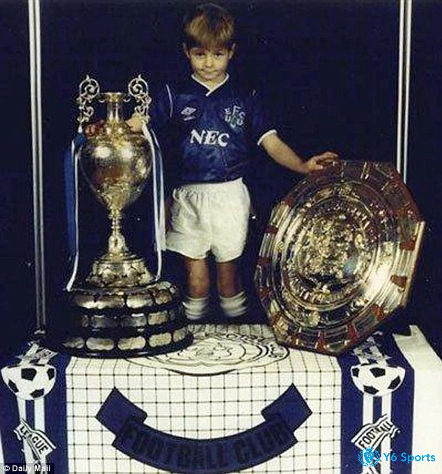 Đội hình xuất sắc nhất Everton - Steven Gerrard